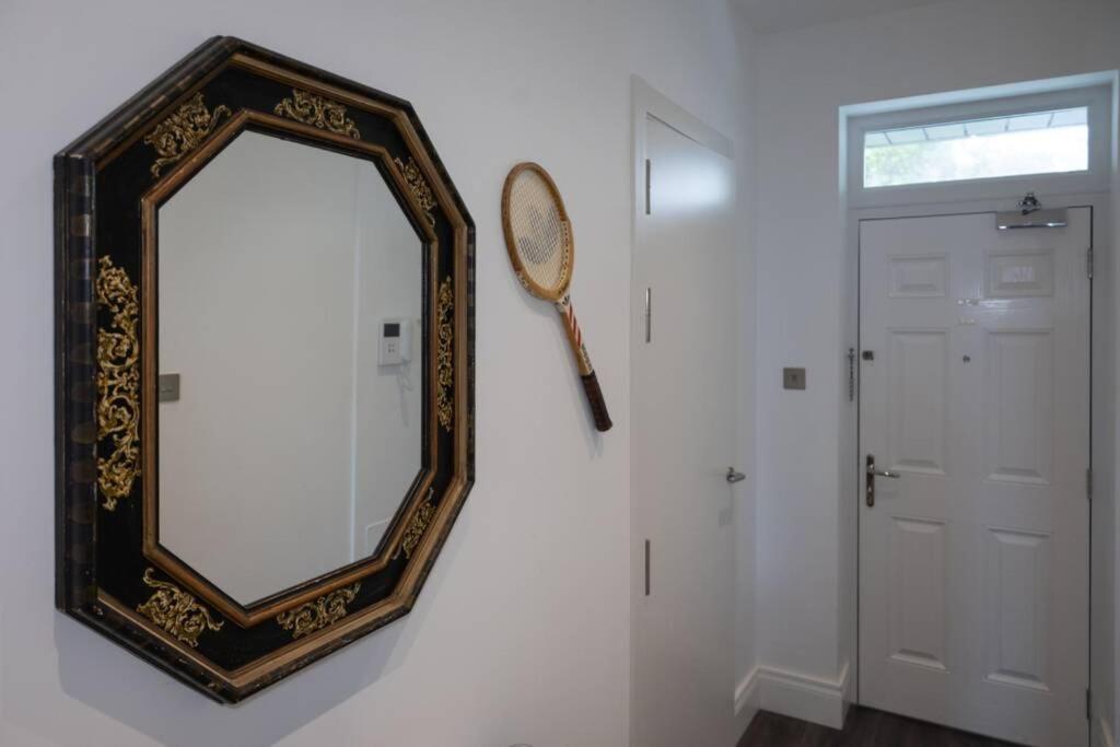Appartement Charming Colonial Flat In Historic Building à Gibraltar Extérieur photo